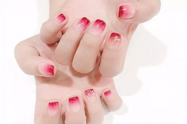 美甲刮花了怎么辦 防止美甲掉漆小方法 美甲刮花了怎么辦 防止美甲掉漆小方法