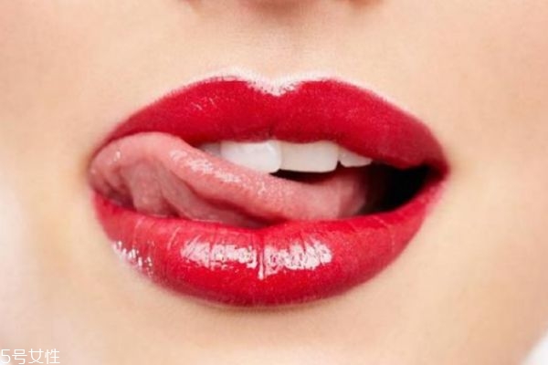 正確的唇部護理習(xí)慣 唇部護理3不要法則