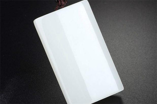 白玉是和田玉嗎 白玉是什么樣子的 白玉是和田玉嗎 白玉是什么樣子的