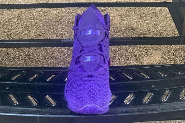 耐克詹姆斯17代配置 詹姆斯17代首發(fā)配色 耐克詹姆斯17代配置 詹姆斯17代首發(fā)配色