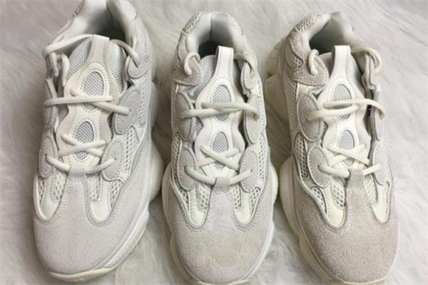 椰子500骨白真假對(duì)比 yeezy500骨白真假鑒定 椰子500骨白真假對(duì)比 yeezy500骨白真假鑒定