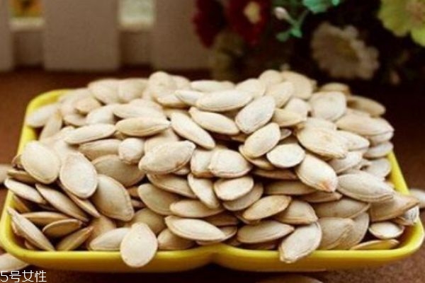 南瓜子有什么營養(yǎng)價值呢 吃南瓜子有什么好處呢 南瓜子有什么營養(yǎng)價值呢 吃南瓜子有什么好處呢