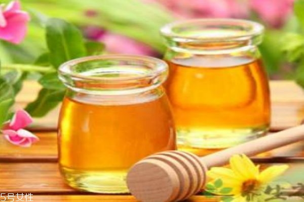 什么是百花蜜呢 百花蜜有什么營養(yǎng)價值呢 什么是百花蜜呢 百花蜜有什么營養(yǎng)價值呢