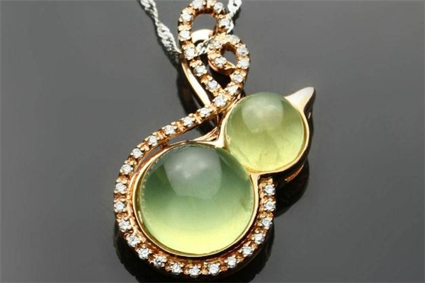 葡萄石五行屬什么 葡萄石是水晶還是寶石 葡萄石五行屬什么 葡萄石是水晶還是寶石