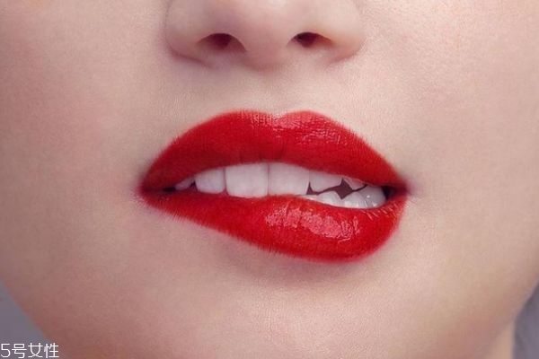 正確的唇部護理習(xí)慣 唇部護理3不要法則