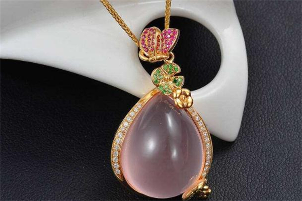 芙蓉石可以戴著睡覺(jué)嗎 芙蓉石睡覺(jué)的時(shí)候放在哪里 芙蓉石可以戴著睡覺(jué)嗎 芙蓉石睡覺(jué)的時(shí)候放在哪里