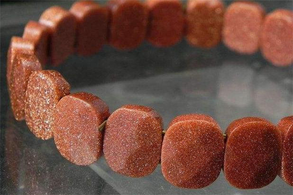 金沙石是什么樣子的 金沙石產(chǎn)地是哪里 金沙石是什么樣子的 金沙石產(chǎn)地是哪里