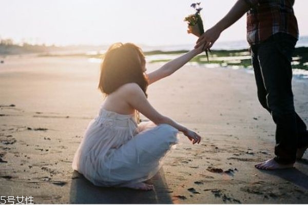 女生談戀愛技巧和語言 戀愛中女生的禁忌 女生談戀愛技巧和語言 戀愛中女生的禁忌