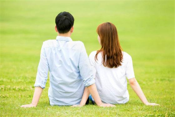 談戀愛花男朋友錢好嗎 談戀愛怎么花錢比較好 談戀愛花男朋友錢好嗎 談戀愛怎么花錢比較好