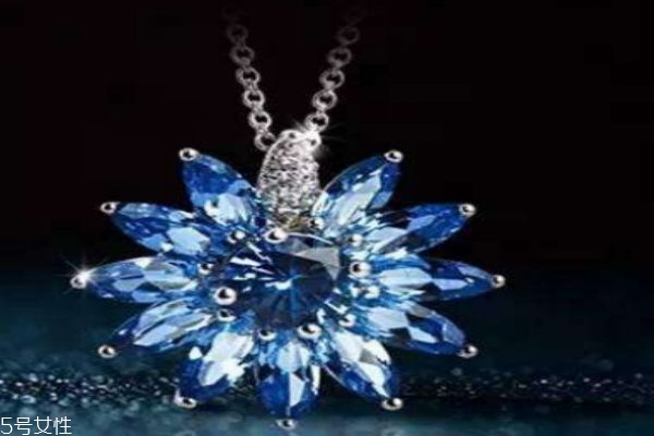 什么是天然水晶呢 天然水晶和人造水晶有什么區(qū)別呢 什么是天然水晶呢 天然水晶和人造水晶有什么區(qū)別呢