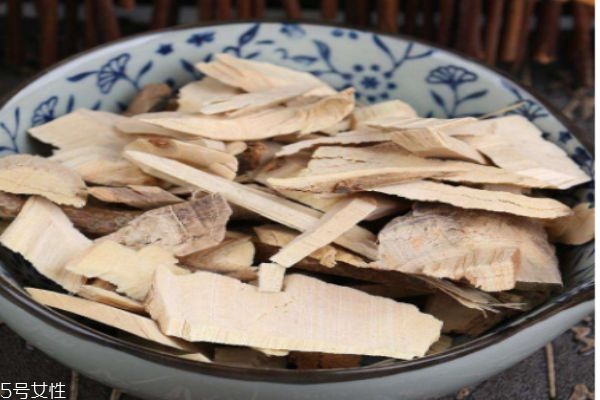 接骨丹的樣子的怎么樣的呢 什么人群不能使用接骨丹呢 接骨丹的樣子的怎么樣的呢 什么人群不能使用接骨丹呢