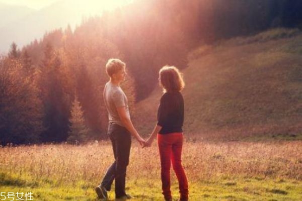 女生最不喜歡的幾種男生類型 看看你中了沒 女生最不喜歡的幾種男生類型 看看你中了沒