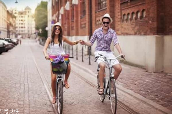 男生和女生聊天技巧 女生談戀愛的要求 男生和女生聊天技巧 女生談戀愛的要求