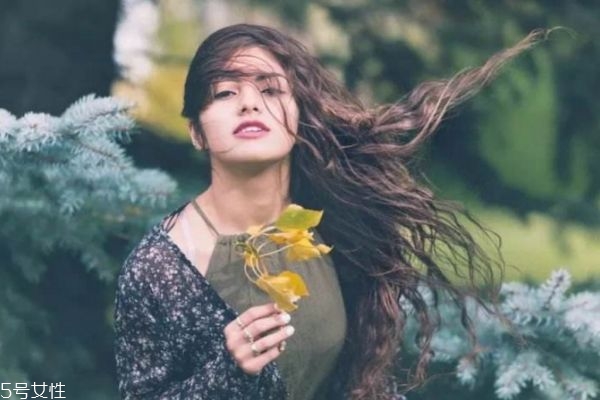 怎么試探一個女生是否喜歡你 聊天女生喜歡你的表現(xiàn) 怎么試探一個女生是否喜歡你 聊天女生喜歡你的表現(xiàn)