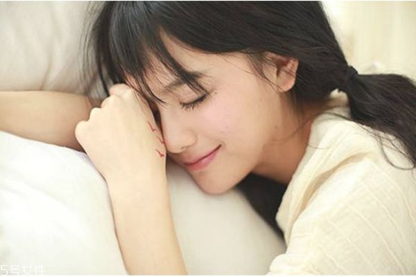 什么叫奶油肌粉底液 奶油肌和霧面區(qū)別 什么叫奶油肌粉底液 奶油肌和霧面區(qū)別