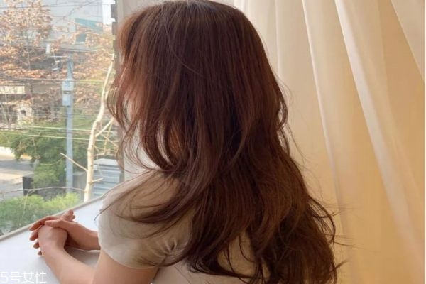 染發(fā)后怎么減少褪色 染發(fā)后如何鎖色 染發(fā)后怎么減少褪色 染發(fā)后如何鎖色