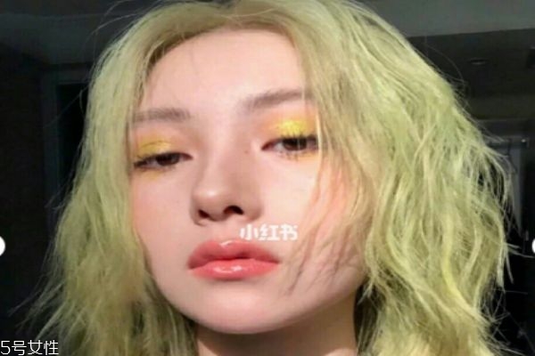 牛油果發(fā)色怎么染 如何自己染色 牛油果發(fā)色怎么染 如何自己染色