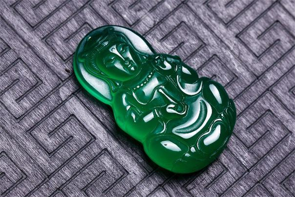 澳洲玉是什么玉 澳洲玉和翡翠的區(qū)別 澳洲玉是什么玉 澳洲玉和翡翠的區(qū)別