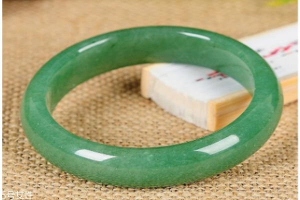 什么是東陵玉呢 東陵玉的成分是什么呢 什么是東陵玉呢 東陵玉的成分是什么呢