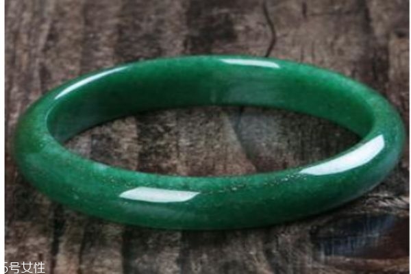 什么是東陵玉呢 東陵玉的成分是什么呢 什么是東陵玉呢 東陵玉的成分是什么呢