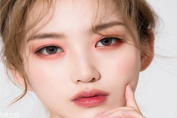 豆沙色顯白嗎 超顯白的豆沙色口紅推薦 豆沙色顯白嗎 超顯白的豆沙色口紅推薦