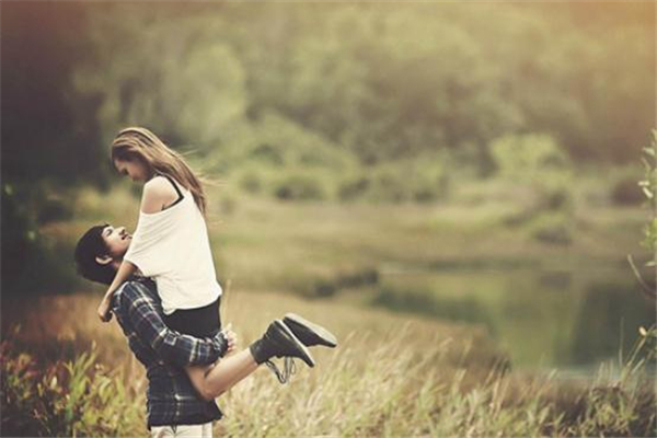 姐弟戀分手了怎么挽回 姐弟戀分手還能復(fù)合嗎 姐弟戀分手了怎么挽回 姐弟戀分手還能復(fù)合嗎