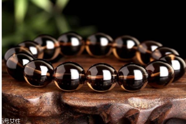 什么是茶水晶呢 茶水晶有什么功效呢 什么是茶水晶呢 茶水晶有什么功效呢