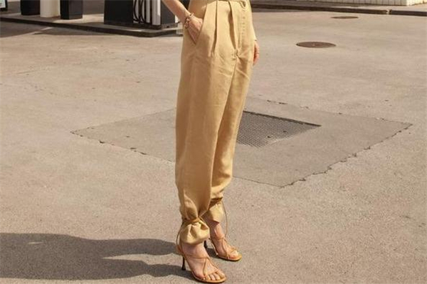 今年流行什么樣的綁帶涼鞋 綁帶涼鞋款式推薦 今年流行什么樣的綁帶涼鞋 綁帶涼鞋款式推薦