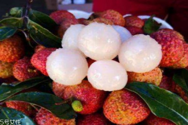 女性經(jīng)期可以吃荔枝嗎 孕婦可以吃荔枝嗎 女性經(jīng)期可以吃荔枝嗎 孕婦可以吃荔枝嗎