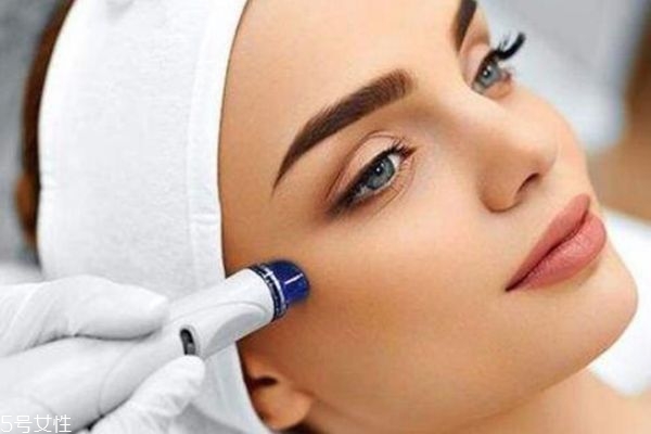 角質(zhì)怎么去除 去角質(zhì)會(huì)讓皮膚變薄嗎 角質(zhì)怎么去除 去角質(zhì)會(huì)讓皮膚變薄嗎