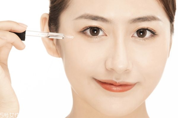 臉出油是什么原因要怎么解決 解決臉上出油的方法 臉出油是什么原因要怎么解決 解決臉上出油的方法