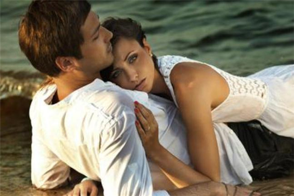 姐弟戀怎么相處才能長(zhǎng)久 姐弟戀相差幾歲才合適