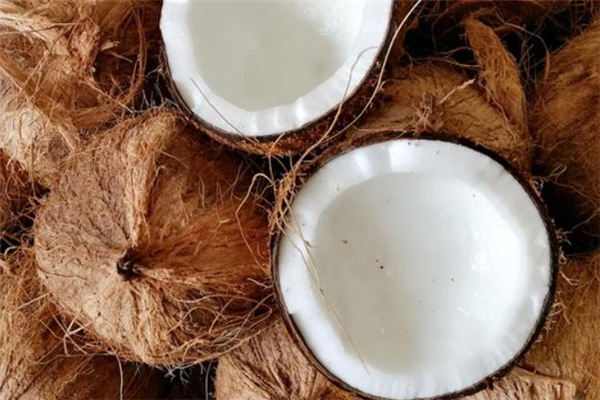 喝椰子汁會胖嗎 天然椰汁熱量高嗎 喝椰子汁會胖嗎 天然椰汁熱量高嗎