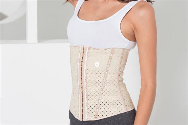 束腰帶能貼身穿嗎 束腰帶貼身穿會(huì)過敏嗎 束腰帶能貼身穿嗎 束腰帶貼身穿會(huì)過敏嗎