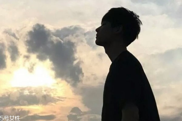 什么時(shí)候表白成功率高 男生向女生告白的小技巧