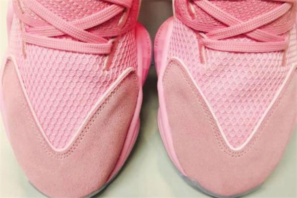 阿迪達(dá)斯哈登4代粉色開箱測評 哈登4騷粉色發(fā)售時間