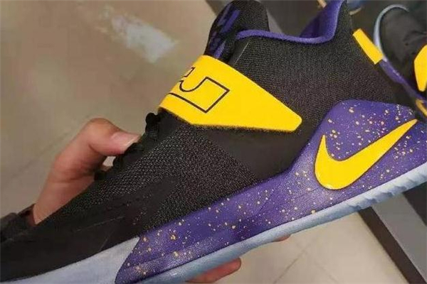 耐克使節(jié)12開箱測(cè)評(píng) 詹姆斯使節(jié)12配置怎么樣 耐克使節(jié)12開箱測(cè)評(píng) 詹姆斯使節(jié)12配置怎么樣