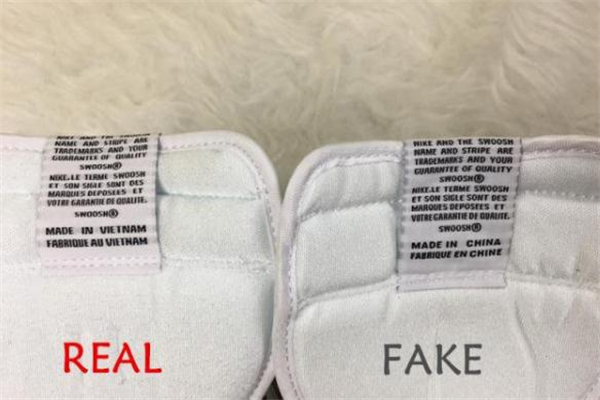 aj1紅絲綢真假對比 aj1紅絲綢黑腳趾真假鑒定 aj1紅絲綢真假對比 aj1紅絲綢黑腳趾真假鑒定