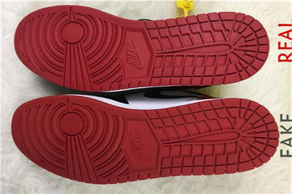 aj1紅絲綢真假對比 aj1紅絲綢黑腳趾真假鑒定 aj1紅絲綢真假對比 aj1紅絲綢黑腳趾真假鑒定