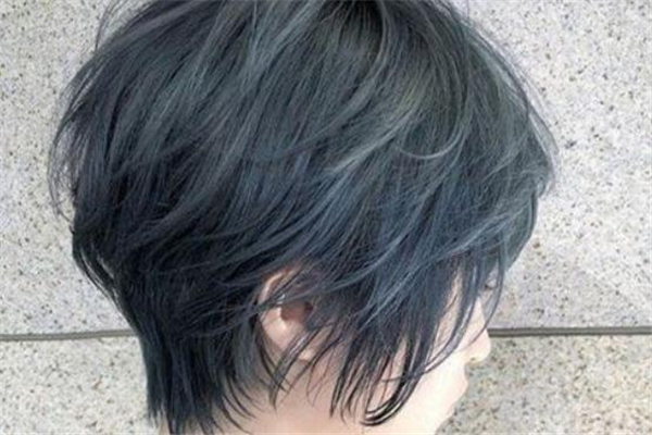 藍灰色頭發(fā)怎么染 藍灰色掉色后是什么顏色