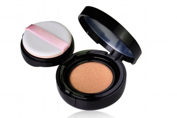 怎么使用氣墊補(bǔ)妝 補(bǔ)妝可以直接擦氣墊嗎 怎么使用氣墊補(bǔ)妝 補(bǔ)妝可以直接擦氣墊嗎