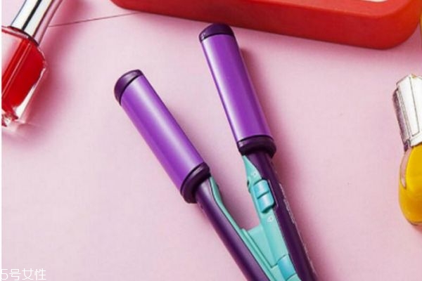 卷發(fā)棒可以帶上飛機(jī)嗎 坐飛機(jī)可以隨身攜帶的哪些物品 卷發(fā)棒可以帶上飛機(jī)嗎 坐飛機(jī)可以隨身攜帶的哪些物品