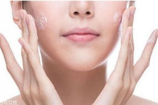 油性皮膚化妝脫妝怎么辦 油性皮膚怎么樣才能不脫妝 油性皮膚化妝脫妝怎么辦 油性皮膚怎么樣才能不脫妝