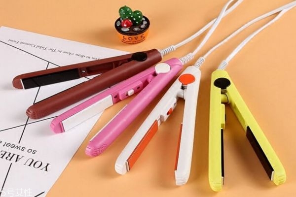 卷發(fā)棒經(jīng)常用傷頭發(fā)嗎 怎樣降低卷發(fā)棒對頭發(fā)的傷害 卷發(fā)棒經(jīng)常用傷頭發(fā)嗎 怎樣降低卷發(fā)棒對頭發(fā)的傷害