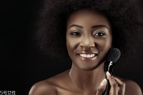 皮膚黑用什么粉底液好 黑皮膚粉底液排行榜 皮膚黑用什么粉底液好 黑皮膚粉底液排行榜