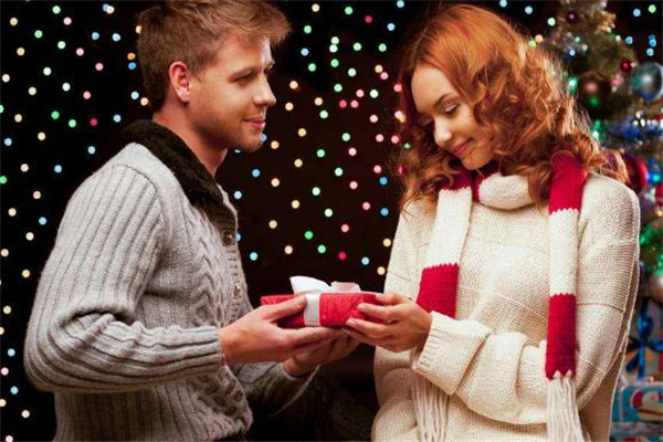 表白被拒絕了還要繼續(xù)追嗎 表白被拒還能做朋友嗎 表白被拒絕了還要繼續(xù)追嗎 表白被拒還能做朋友嗎