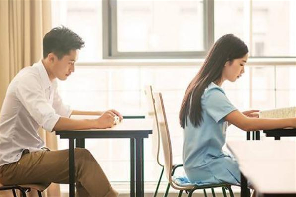 女生在大學怎么脫單 大學里女生快速脫單技巧 女生在大學怎么脫單 大學里女生快速脫單技巧