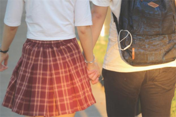 女生在大學怎么脫單 大學里女生快速脫單技巧 女生在大學怎么脫單 大學里女生快速脫單技巧