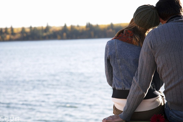 直男和直男癌的區(qū)別 直男的表現(xiàn)特征 直男和直男癌的區(qū)別 直男的表現(xiàn)特征