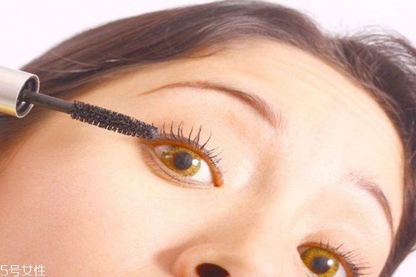 刷睫毛有哪些技巧 刷睫毛的注意事項 刷睫毛有哪些技巧 刷睫毛的注意事項